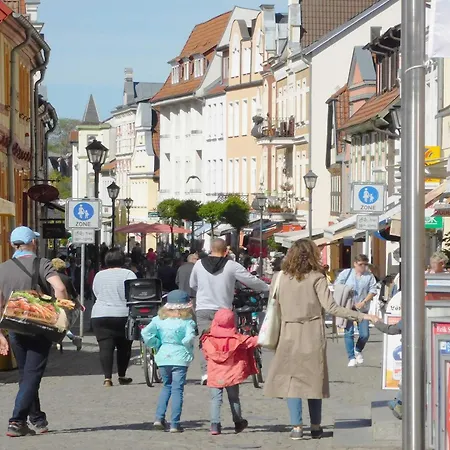 Charlotta Mit Terrasse Hébergement de vacances Waren (Mueritz)